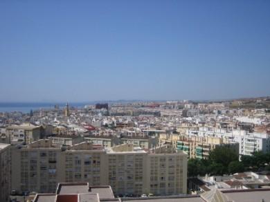 Apartamento con 3 dormitorios se vende en Estepona, Costa del Sol