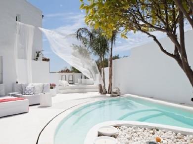 Chalet con 3 dormitorios se vende en Casares Costa, Costa del Sol