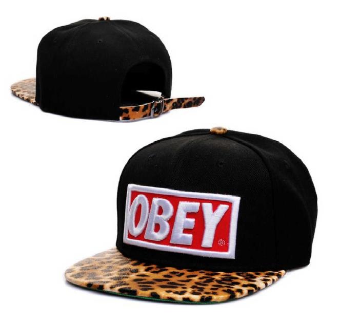 Gorra snapback plana obey negra leopardo