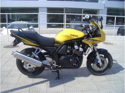 YAMAHA FZS 600 Fazer