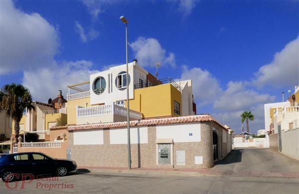 House for Sale in Orihuela Costa, Comunidad Valenciana, Ref# 2841943