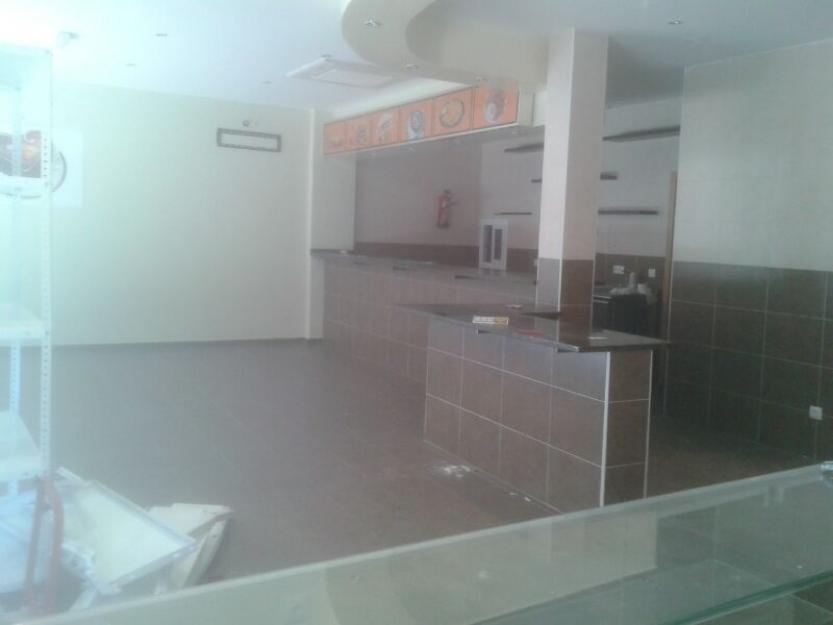 Local comercial en alquiler en pleno centro de Alcalá de Henares.