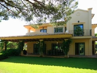 Adosado con 4 dormitorios se vende en Marbella, Costa del Sol