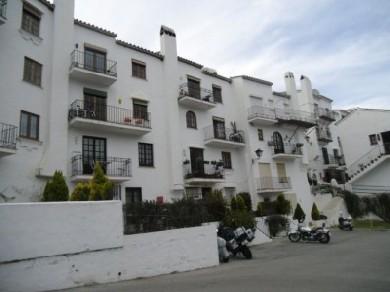 Apartamento con 2 dormitorios se vende en Benahavis, Costa del Sol