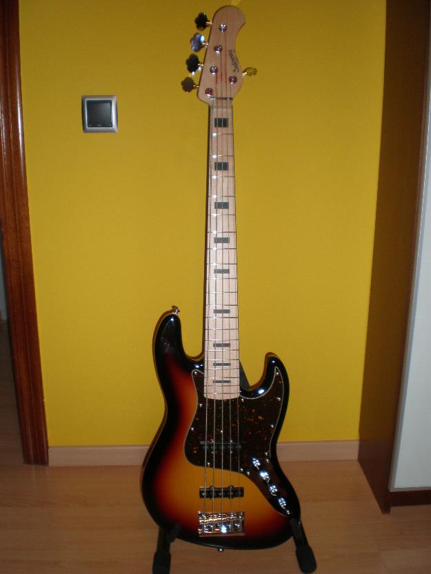 Bajo sadowsky uv70-5