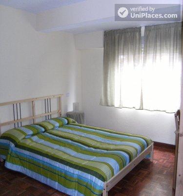 Rooms available - Comfortable 3-Bedroom apartment in historic Carabanchel
