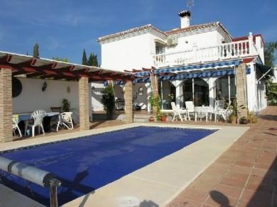 Chalet con 3 dormitorios se vende en Benajarafe, Costa del Sol