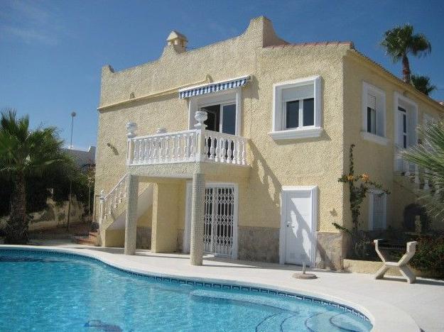 Chalet en venta en Villamartin, Alicante (Costa Blanca)