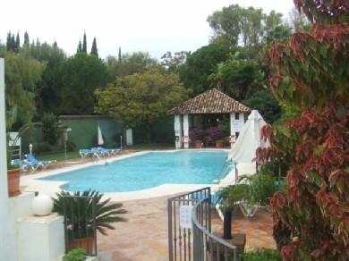 Apartamento con 3 dormitorios se vende en Marbella, Costa del Sol