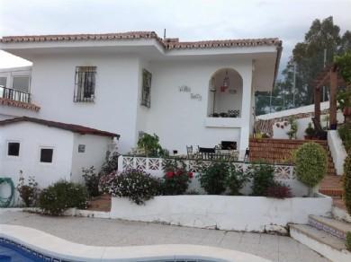 Chalet con 3 dormitorios se vende en Fuengirola, Costa del Sol