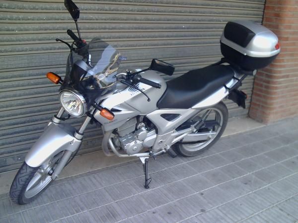 VENDO HONDA CBF 250 cc.