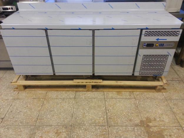 mesa fria o bajomostrador refrigerado