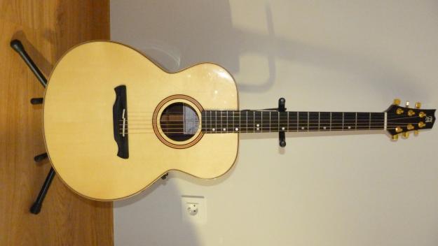 Se vende guitarra electroacustica alhambra j3 e3 zurda