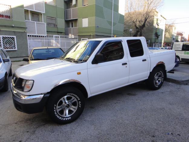 VENDO NISSAN-PICK UP AÑO 2000.