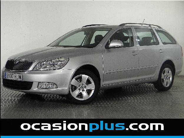 Skoda Octavia Combi 1.6 TDI CR Family 105cv 5p, 14.500€