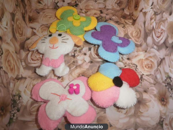 Broches de fieltro.