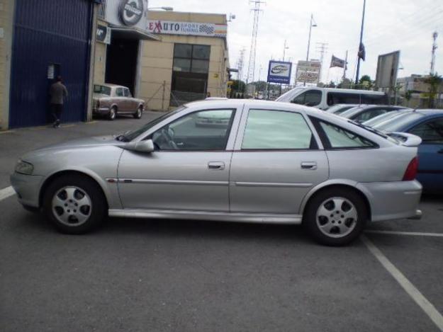 Opel Vectra 1.8 16v. Edition 2000 4/5-Puertas '00 en venta en Vitoria