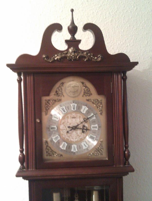 Reloj de pie Tempus Fugit