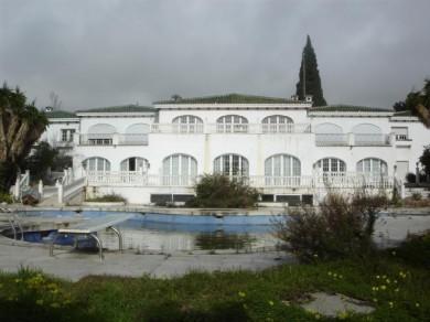 Chalet con 17 dormitorios se vende en Marbella, Costa del Sol