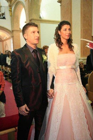 Vestido de novia en color rosa palo