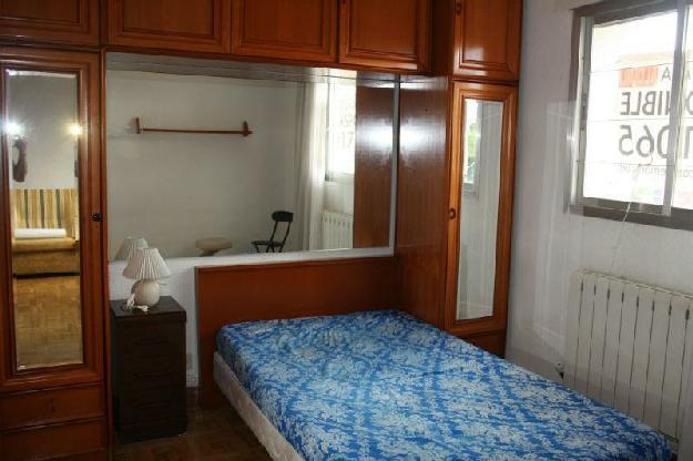 Piso 3 dormitorios, 1 baños, 0 garajes, Buen estado, en Pamplona, Navarra