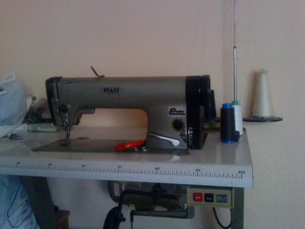 VENDO MAQUINA PLANA INDUSTRIAL PFAFF