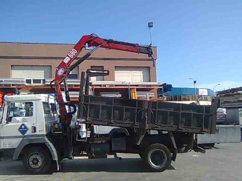 CAMIÓN PLUMA BOLQUETE Y GRUA NISSAN M110.150