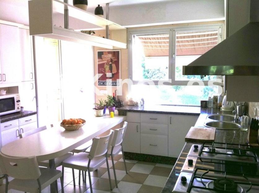 Limonar Málaga ático en venta de 5 dormitorios, 3 baños.