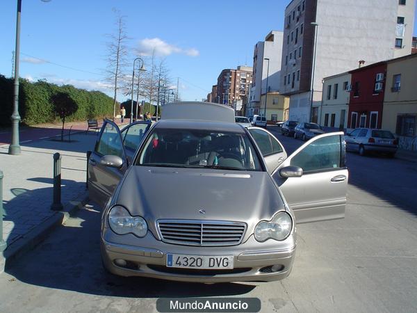 MERCEDES 220 AUTOMATICO DEL 2004