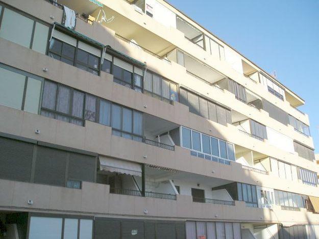 Muy bien conservado apartamento en tercera planta y de orientación sur