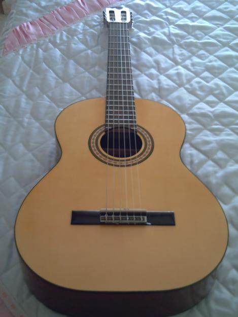 Vendo una Guitarra Clasica Nueva