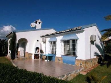 Chalet con 2 dormitorios se vende en Mijas Costa, Costa del Sol
