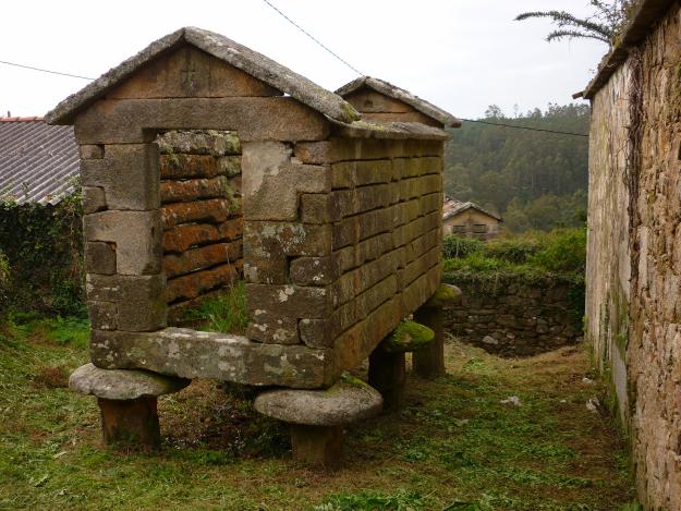 Vendo casa en Galicia, provincia de la Coruña, ayuntamiento de Outes.Parroquia do freixo