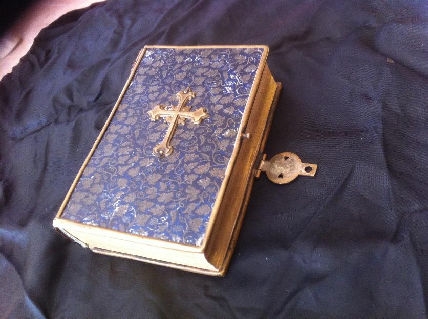 Antiguedades - 30€- libro - diamante divino devocionario y semana santa- año 1881 -