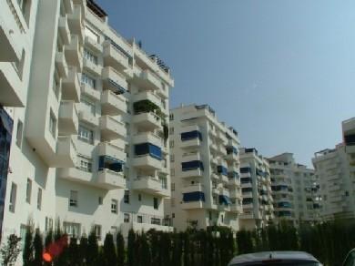 Apartamento con 2 dormitorios se vende en Marbella, Costa del Sol