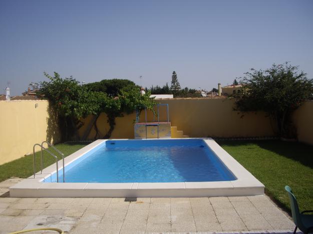 ALQUILO CHALET EN CHICLANA PLAYA BARROSA