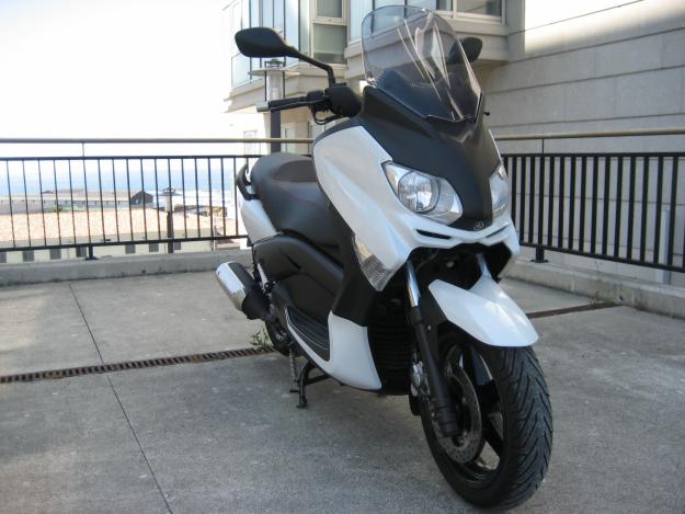 Yamaha x max 250