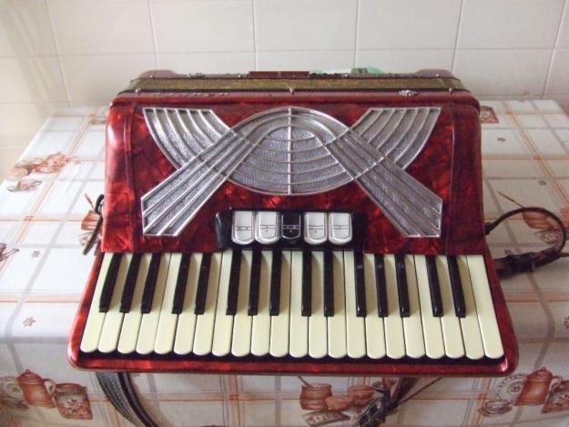 Acordeón Hohner Verdi II  96 bajos