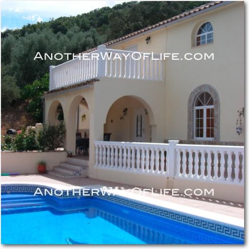 4b  , 4ba   in Iznajar,  Cordoba   - 350000  EUR