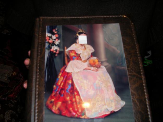 trajes de fallera a muy buen precio y en estado perfecto.