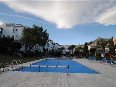 Apartamento con 3 dormitorios se vende en Marbella, Costa del Sol