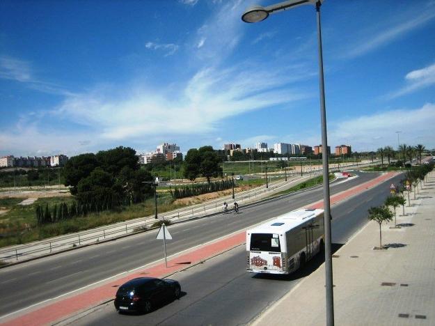 Vivienda para Jovenes ubicada en bonita zona, tranquila y soleada.