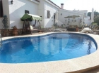Chalet con jardín y piscina privada, vistas al mar - mejor precio | unprecio.es