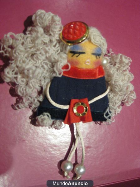 BROCHE MUÑECA