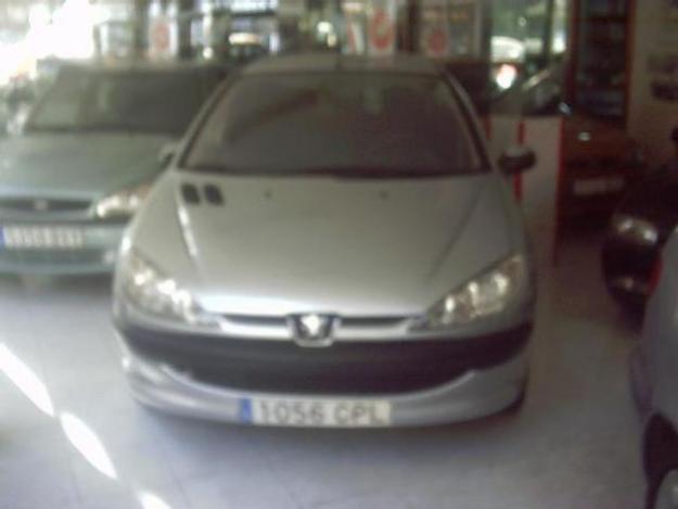 Venta de coche Peugeot 206 HDI X-LINE 5-P '03 en Madrid