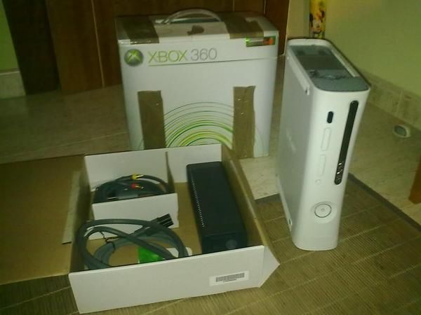 Xbox 360 + cables 3 luces rojas