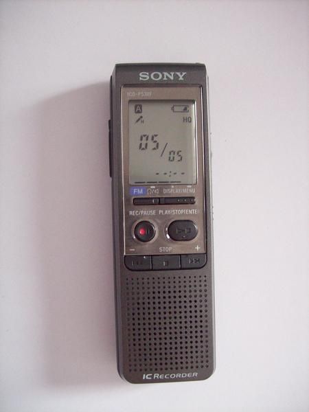 SE VENDE GRABADORA DE VOZ, SONY