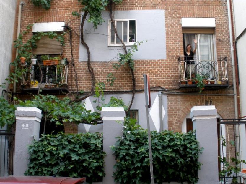 220€ Habitación amplia, ambiente agradable