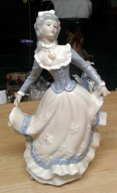 Figura de porcelana tengra - años 80
