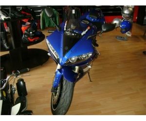 YAMAHA R1 1000